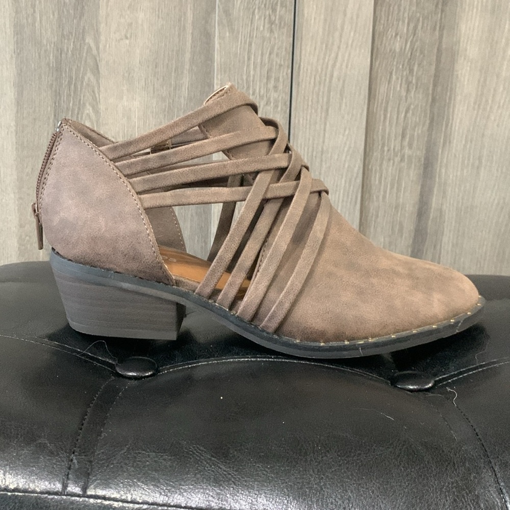 Maurice Fashions Brown Faux Crushed Leather Ankle Bootie Boots Woman's Size 7 - Picture 10 of 13